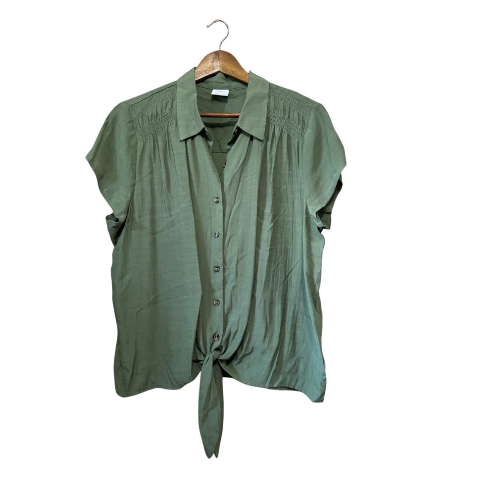 Croft & Barrow Top Women Large Green Excellent Tie Front Smocked Button Blouse